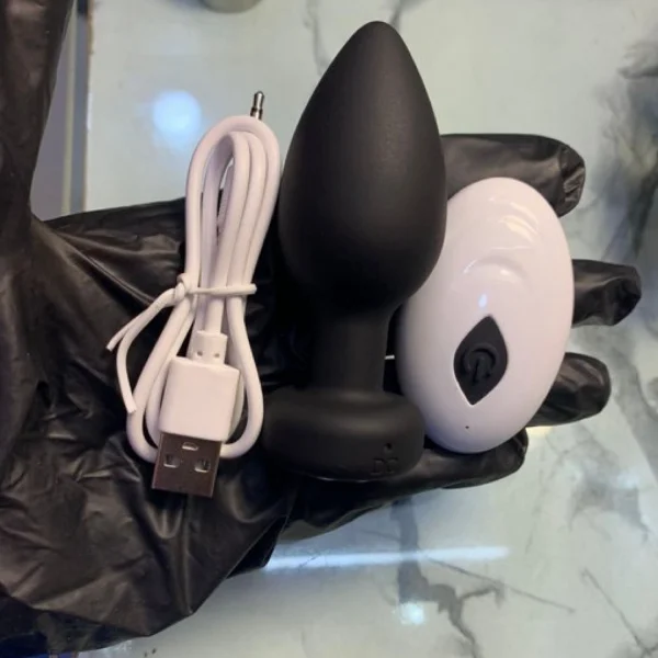 Medium Vibrating Silicone Butt Plug with Remote Control and USB Charging
